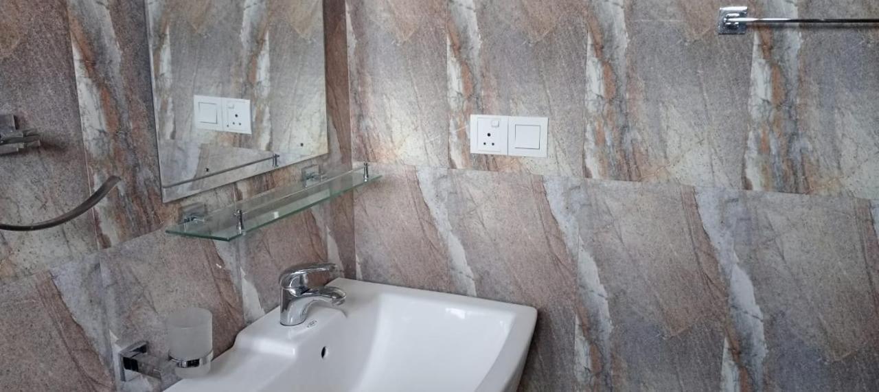 נוארה אליה Thuvaraga Inn מראה חיצוני תמונה